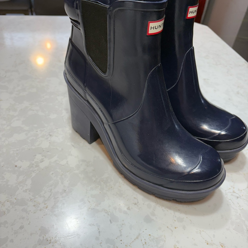 Hunter Chelsea Block Heel Boots (Navy)